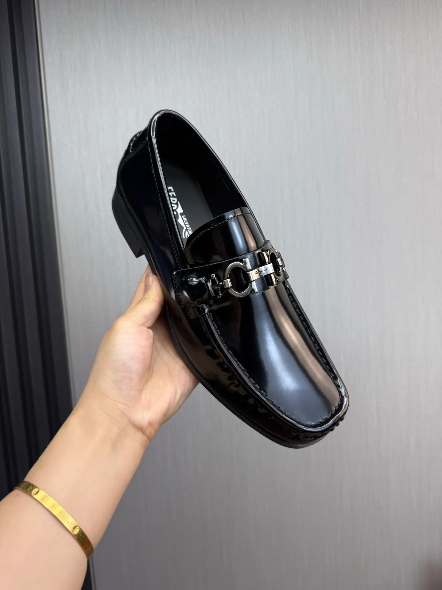 Men's shoes 💰760💰 Ferragamo. [Ferragamo] Men's Loaf leather shoes, the latest hot style, 1:1 original purchase quality, top quality, imported open-edge beaded cowhide leather on the upper, hand-made three-dimensional stitching highlights the round toe design, the inner feet are made of imported cowhide, with original wear-resistant rubber outsole, matching code 39-44, (38, 45 custom-made, non-refundable)